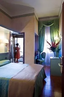 Zara Hotell 3*